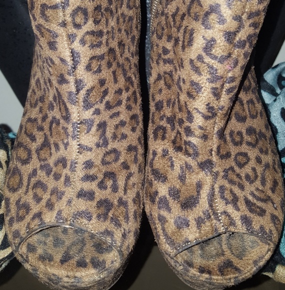 Shoes - Picture 3 of 6